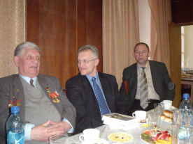 Встреча  со  стипендиатами  и  с  гостем  Клуба Непобедимым  Сергеем Павловичем 2005 год 