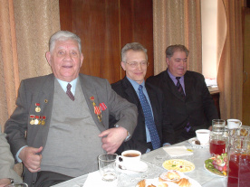 Встреча  со  стипендиатами  и  с  гостем  Клуба Непобедимым  Сергеем Павловичем 2005 год 